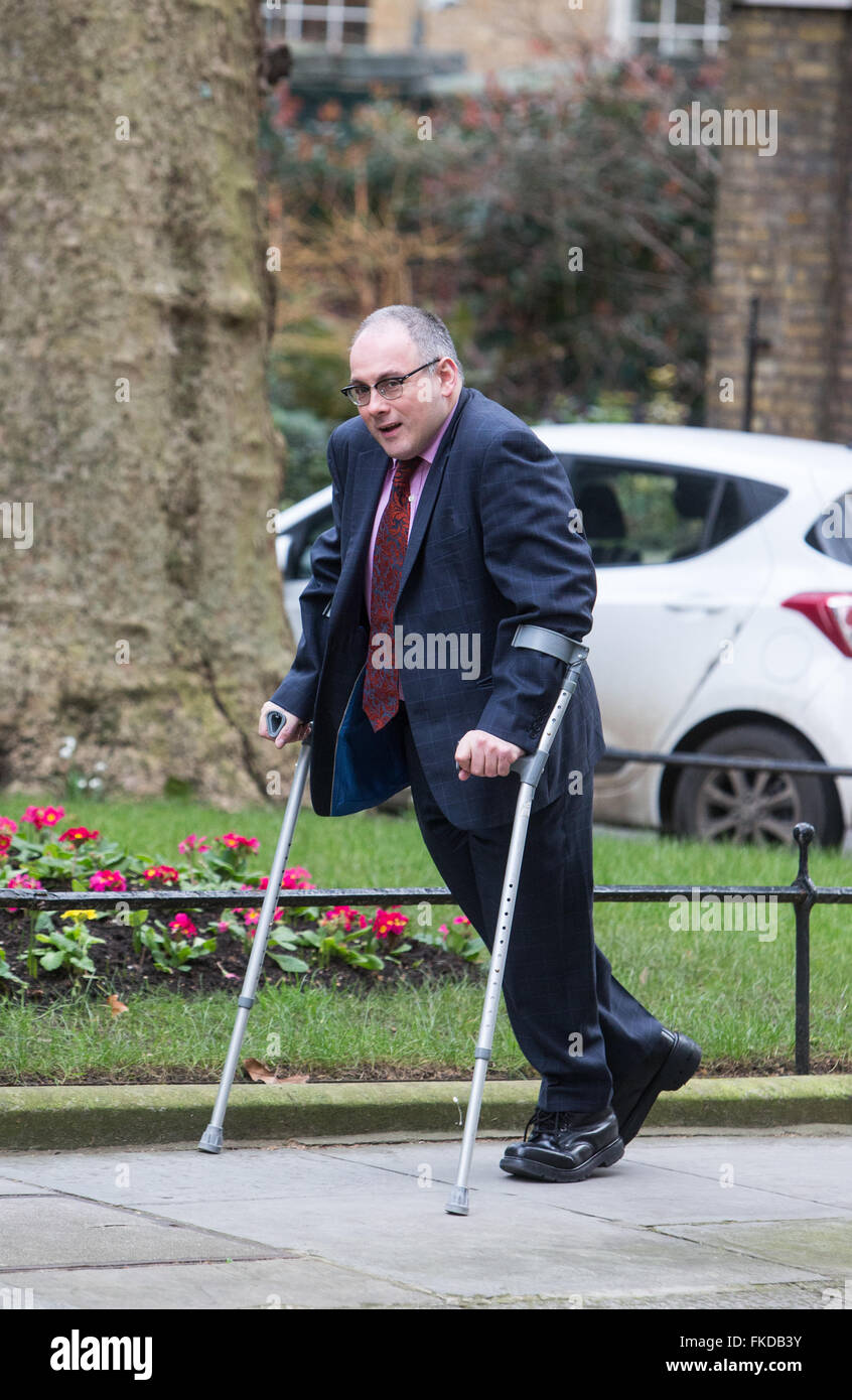 Robert Halfon, Minister ohne Geschäftsbereich, kommt in der Downing Street, Kabinett zu besuchen Stockfoto