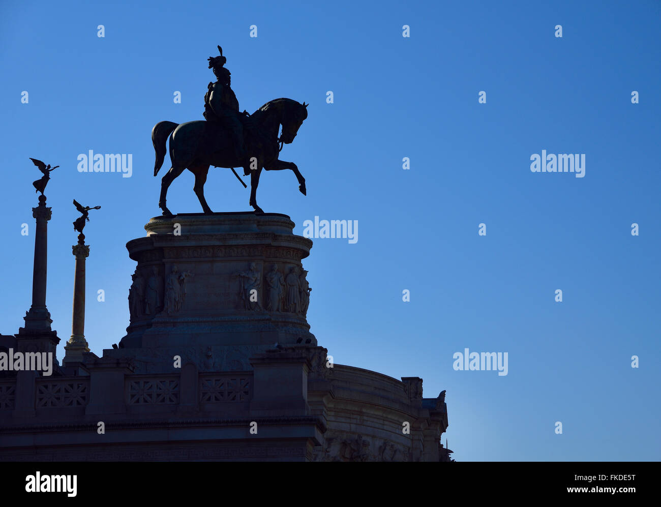 Statue von Victor Emmanuel III gegen klaren Himmel Stockfoto