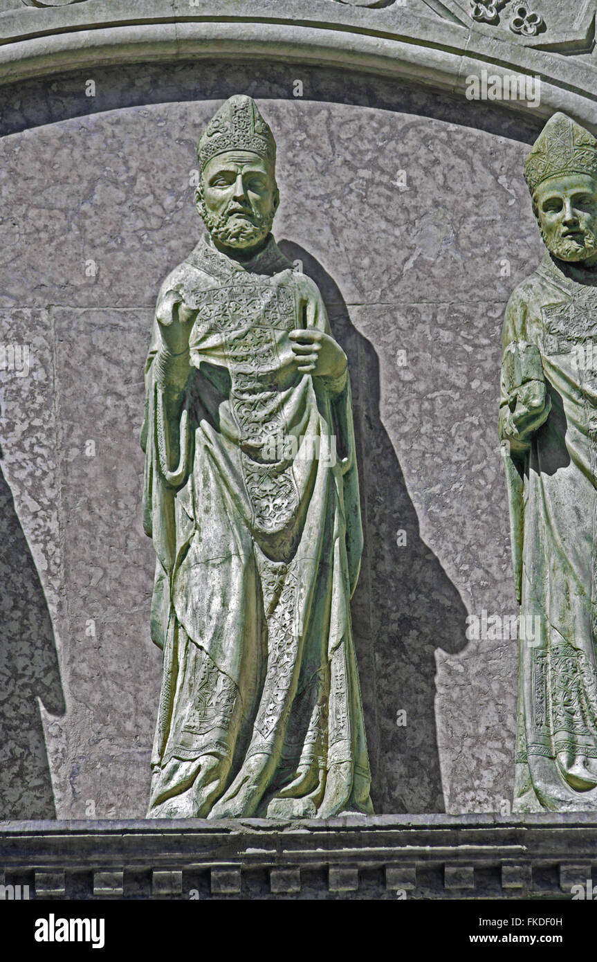 Eingang Tür Giebel Skulptur, Perugia Kathedrale, Italien Stockfoto