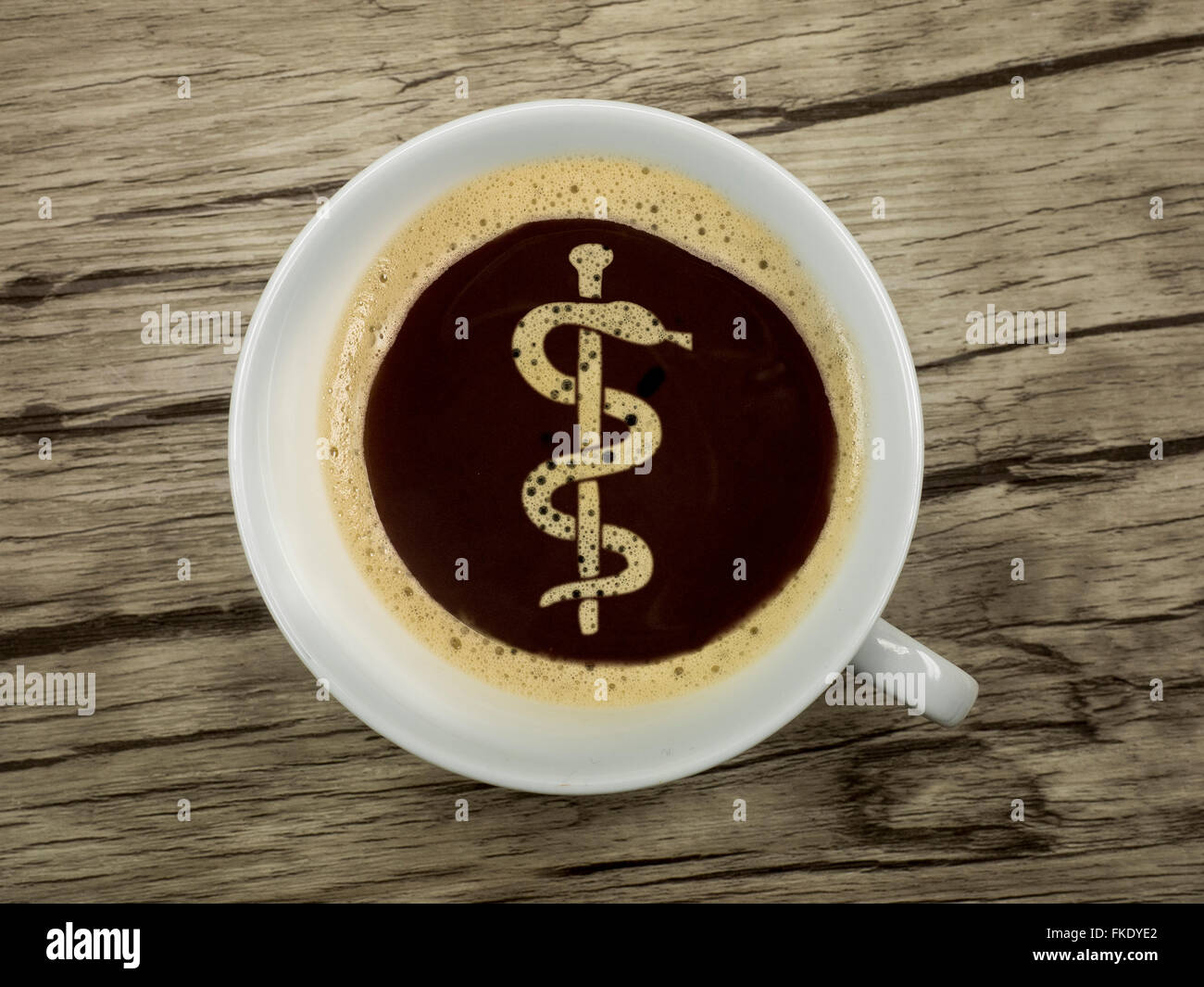 Kaffee-Service in der Apotheke und Ambulanz Stockfoto