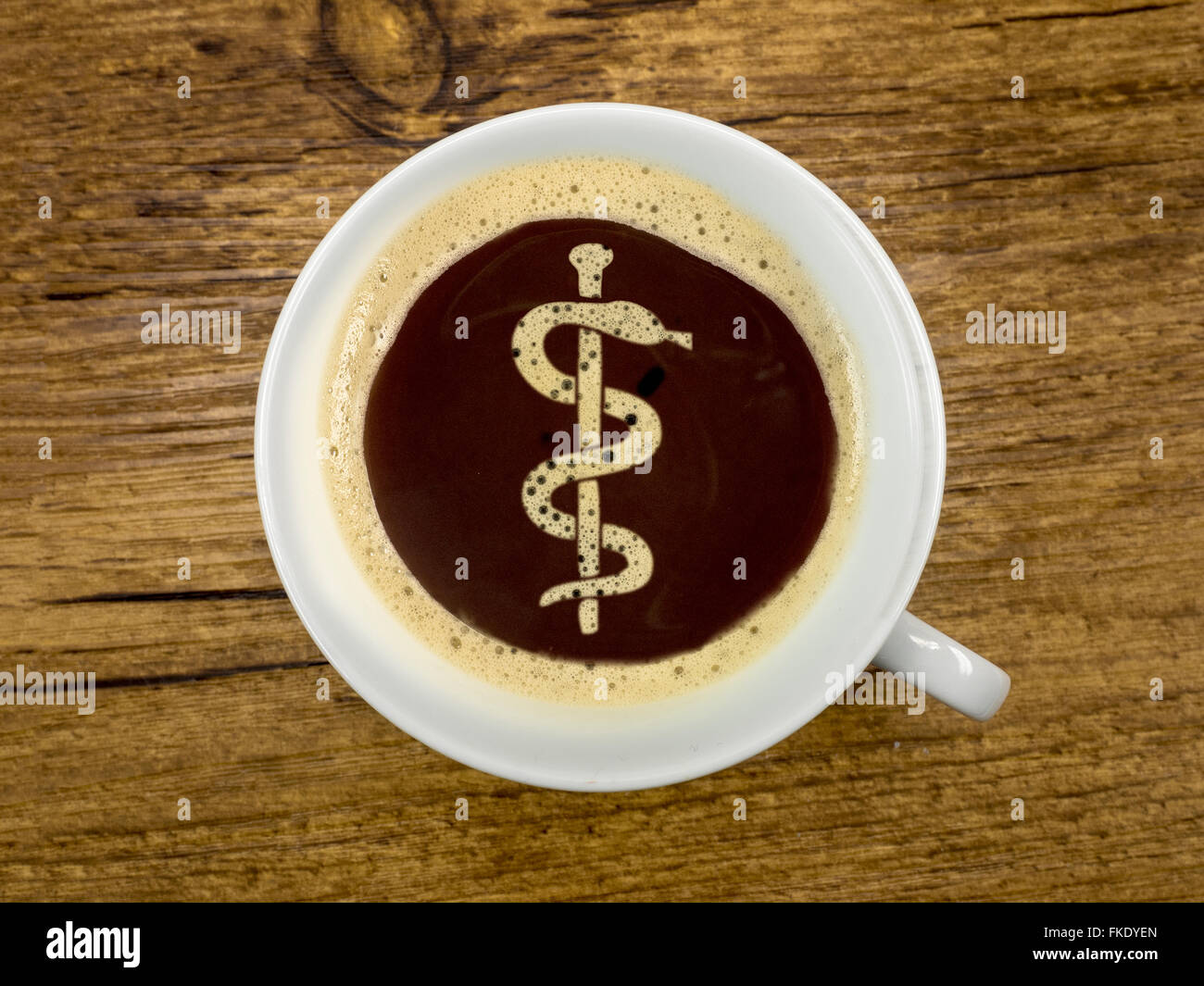 Kaffee-Service in der Apotheke und Ambulanz Stockfoto