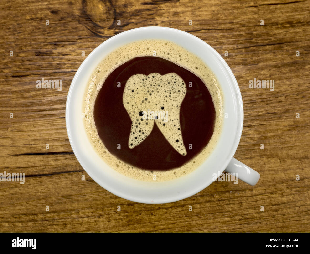 Milchzahn im Kaffee Stockfoto