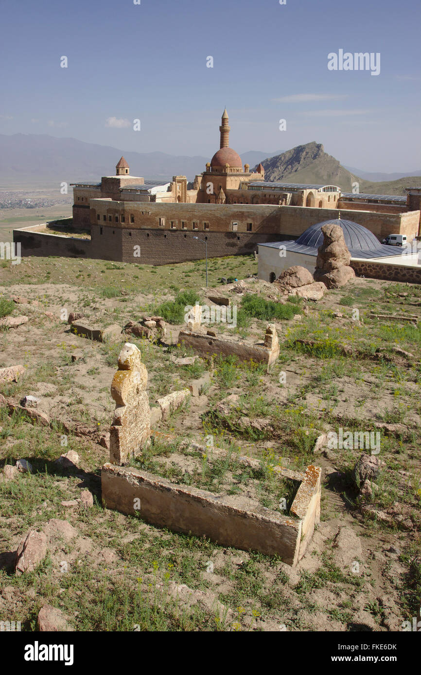 Infront von Ishak Pasa Palast Gräber in der Nähe von Dogubayazit, Türkei Stockfoto