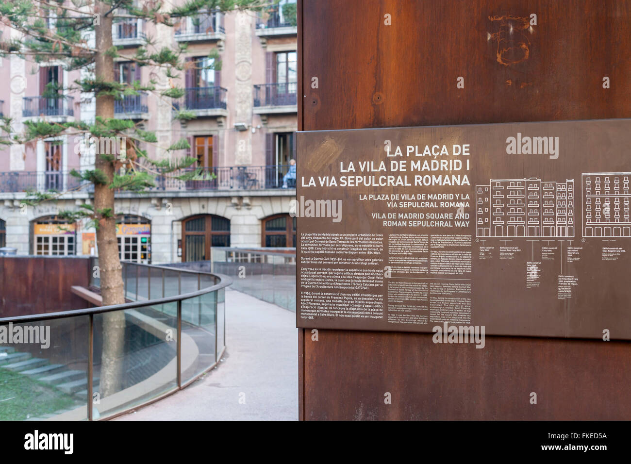 Über Sepulcral Romana in Plaça Villa de Madrid, Barri Gotic. Barcelona. Stockfoto