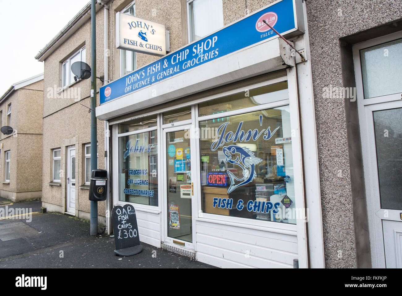 Lokale, Fisch, und, Chip, Shop, chippy, chippie, von, in, Llanelli, Stadt, Mitte, West Wales Carmarthenshire, Wales, Großbritannien, Stockfoto