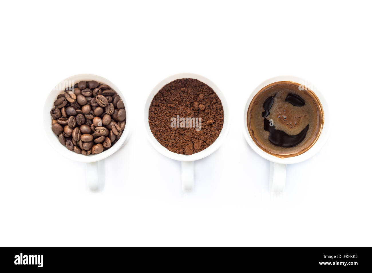 Drei Tassen der verschiedenen Stadien der Kaffeezubereitung Stockfoto