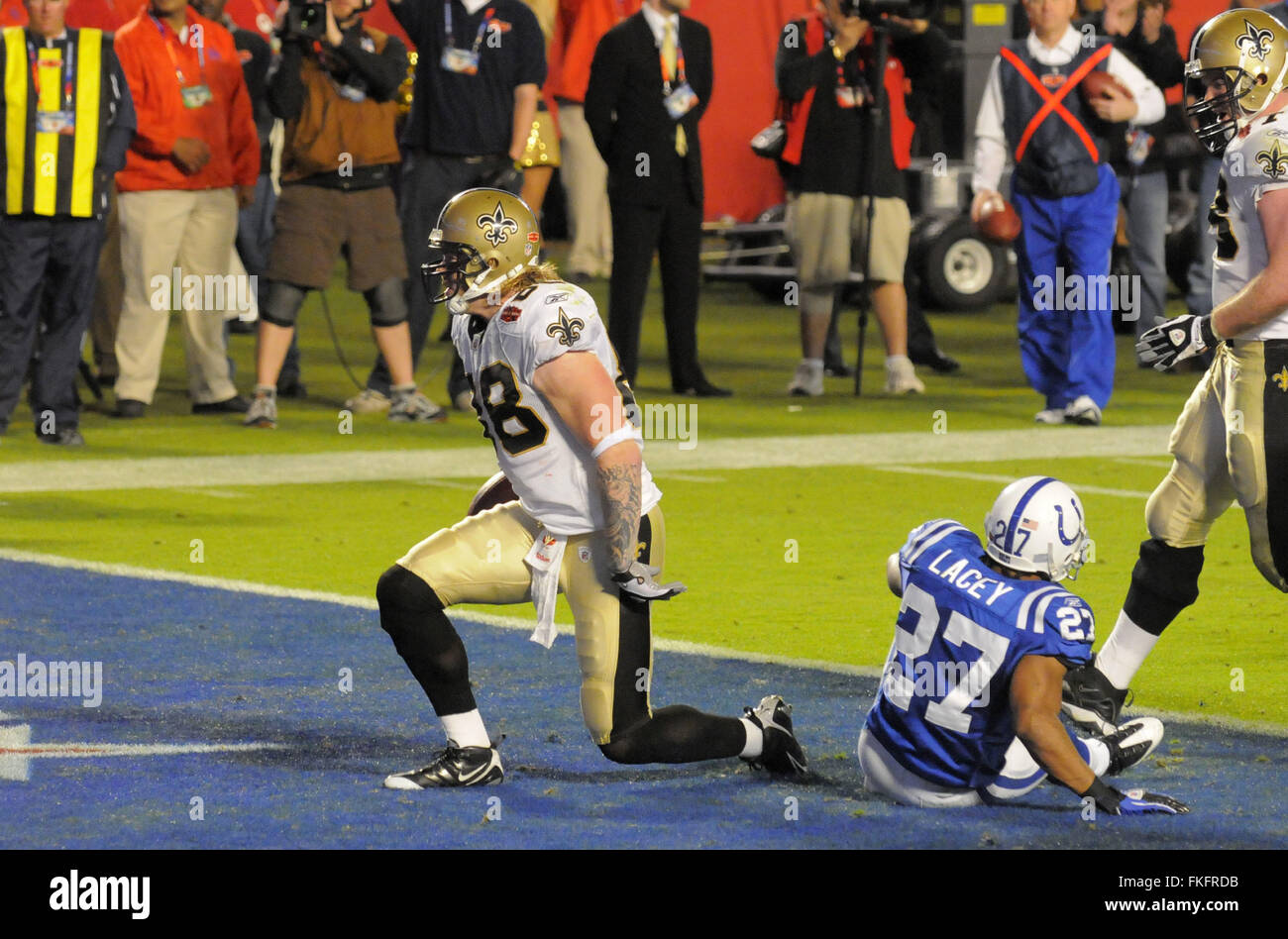 Miami, Florida, Vereinigte Staaten von Amerika. 7. Februar 2010. 7. Februar 2010; Miami, FL, USA; New Orleans Saints-Tight-End Jeremy Shockey (88) setzt sich nach seinem Tor einen Touchdown gegen die Indianapolis Colts im vierten Quartal des Super Bowl XLIV im Sun Life Stadium. ZUMA Press/Scott A. Miller © Scott A. Miller/ZUMA Draht/Alamy Live-Nachrichten Stockfoto