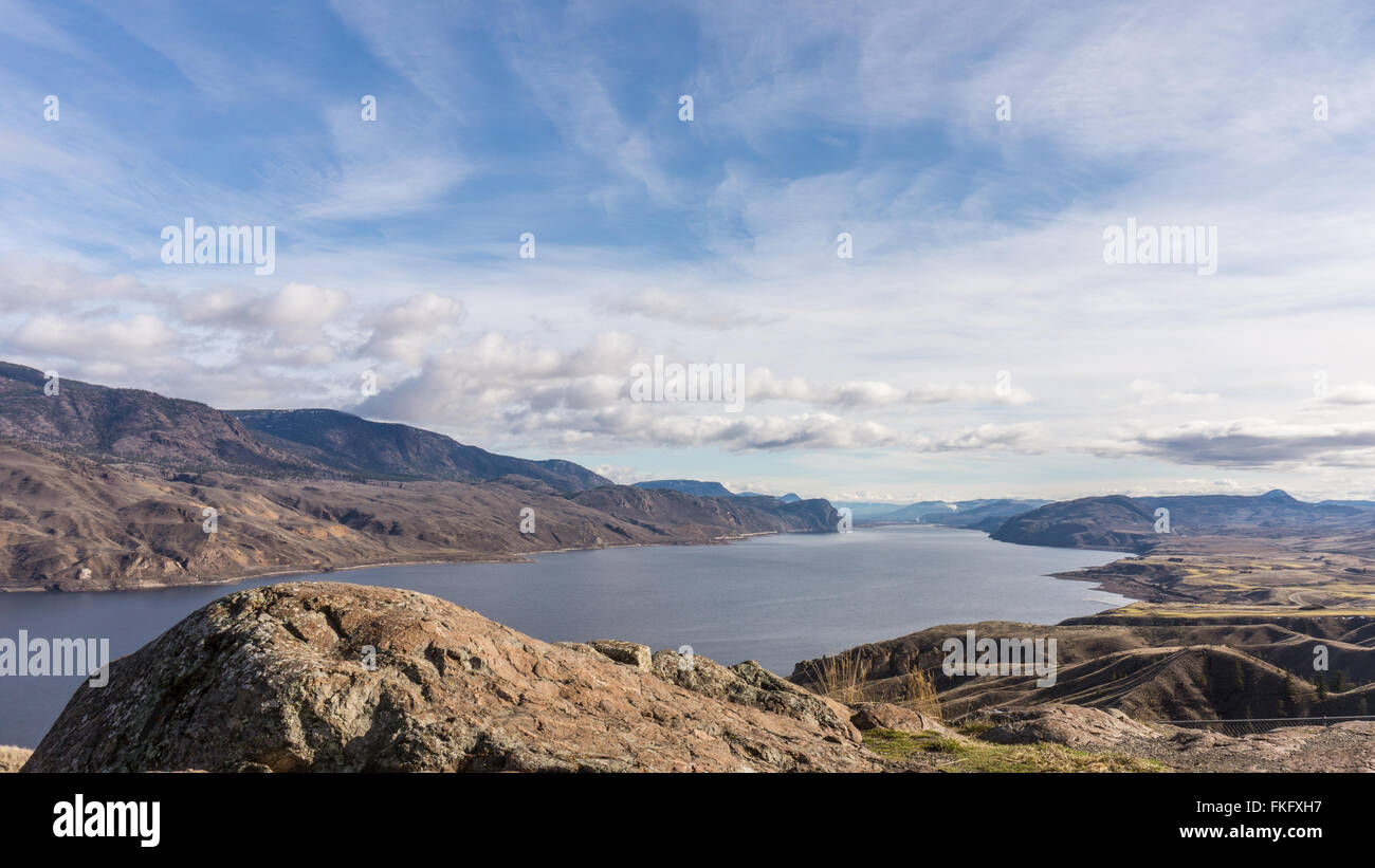 Kamloops Lake ist einem breiten Abschnitt des Thompson River im wunderschönen British Columbia in Kanada Stockfoto