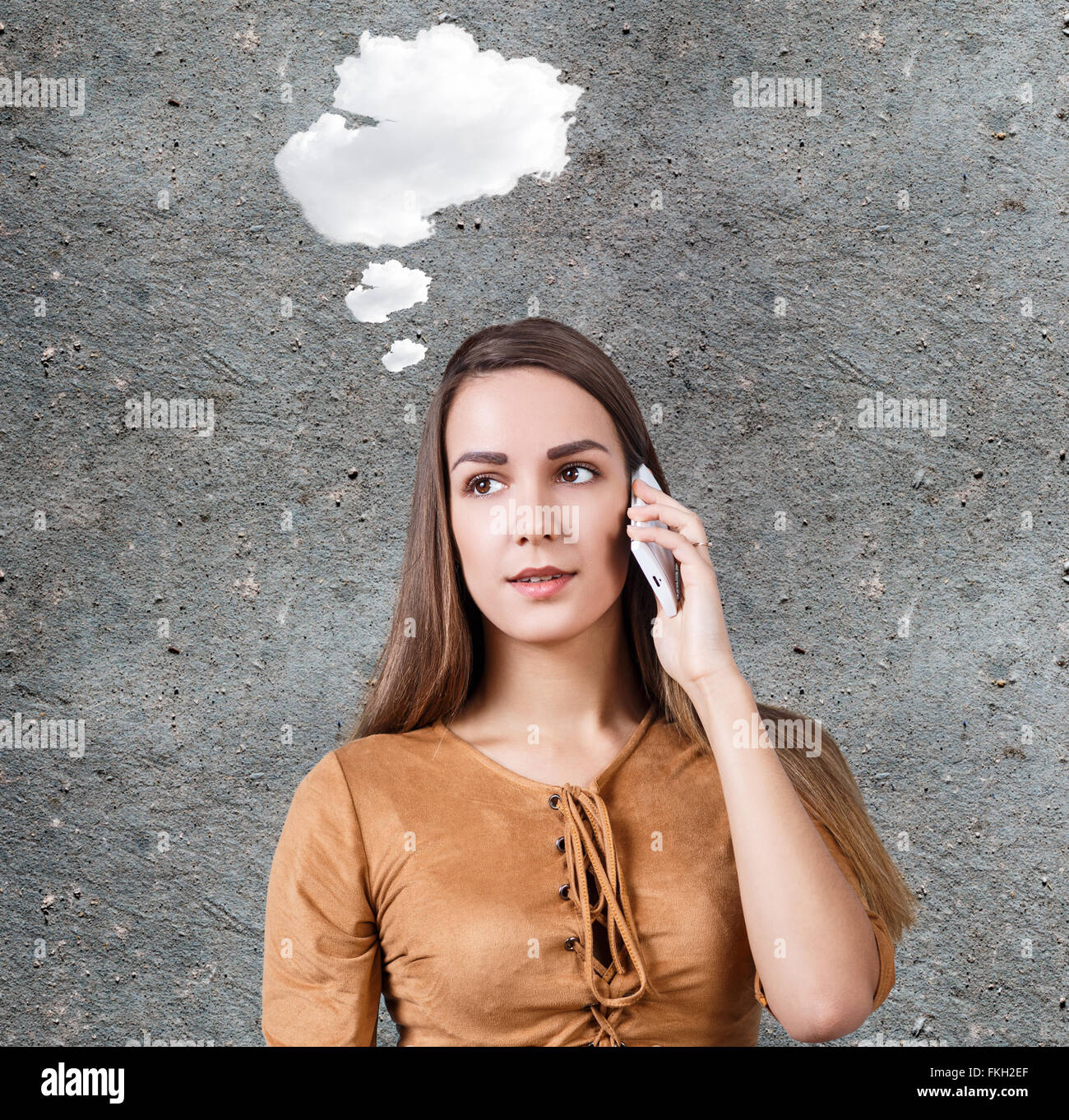 Junge Frau mit Idee cloud Stockfoto