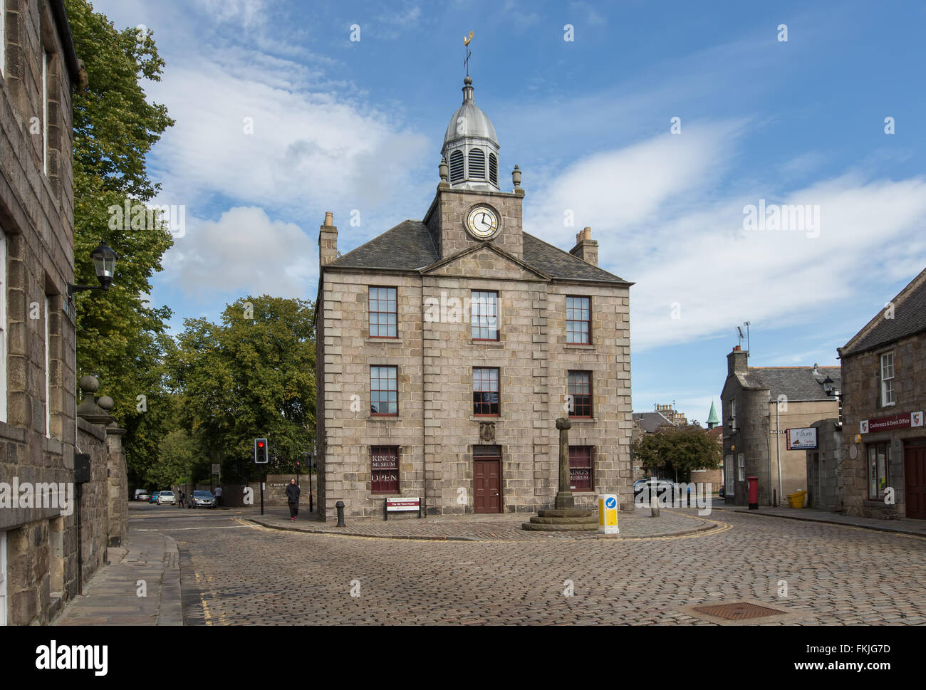Das historische alte Stadthaus neben der University of Aberdeen im alten Teil der Stadt Aberdeen in Schottland, Großbritannien Stockfoto