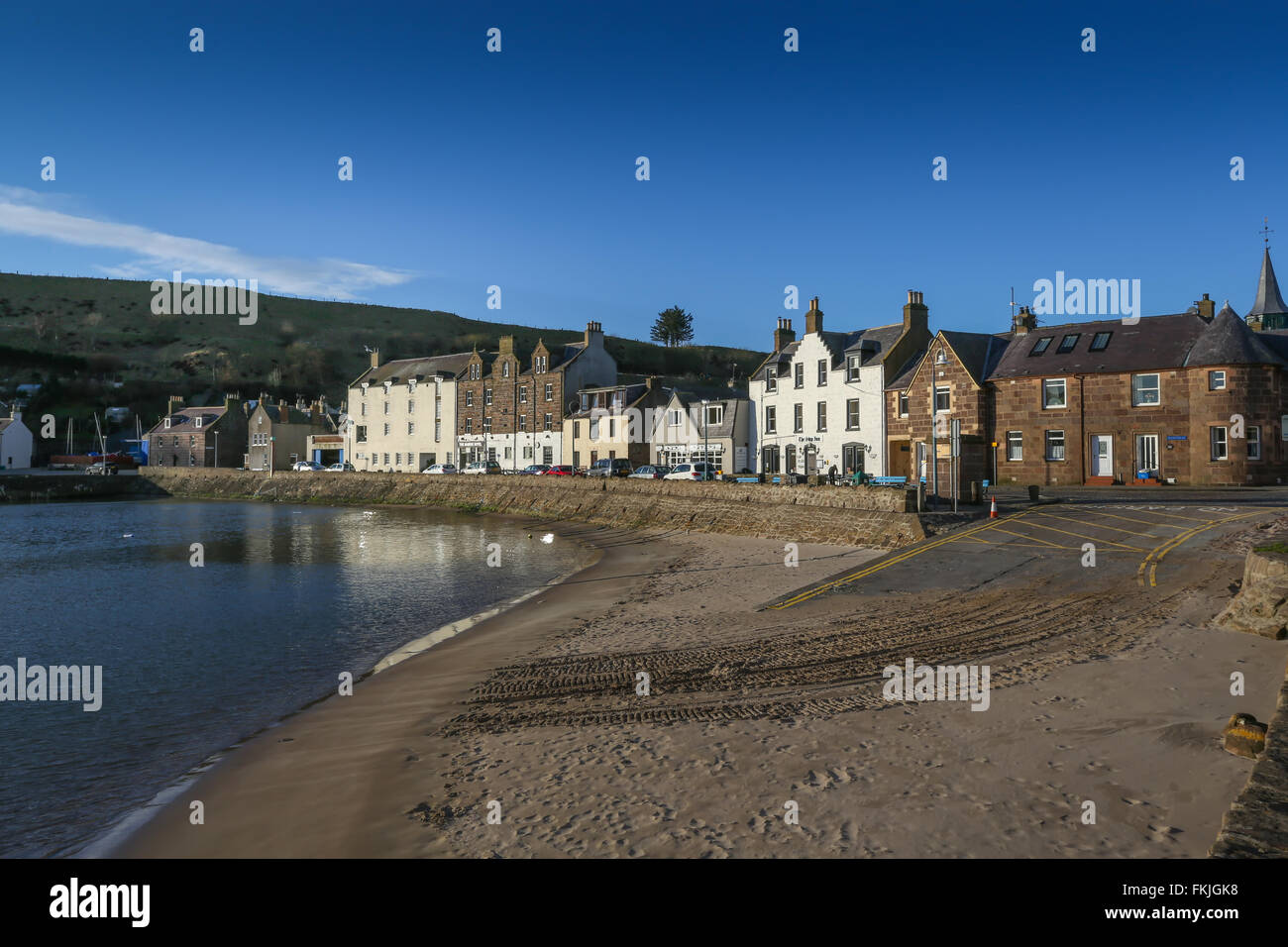 Alte Steinhäuser im Hafen in das ehemalige Fischerdorf Dorf von Stonehaven in Aberdeenshire, Schottland, Vereinigtes Königreich Stockfoto