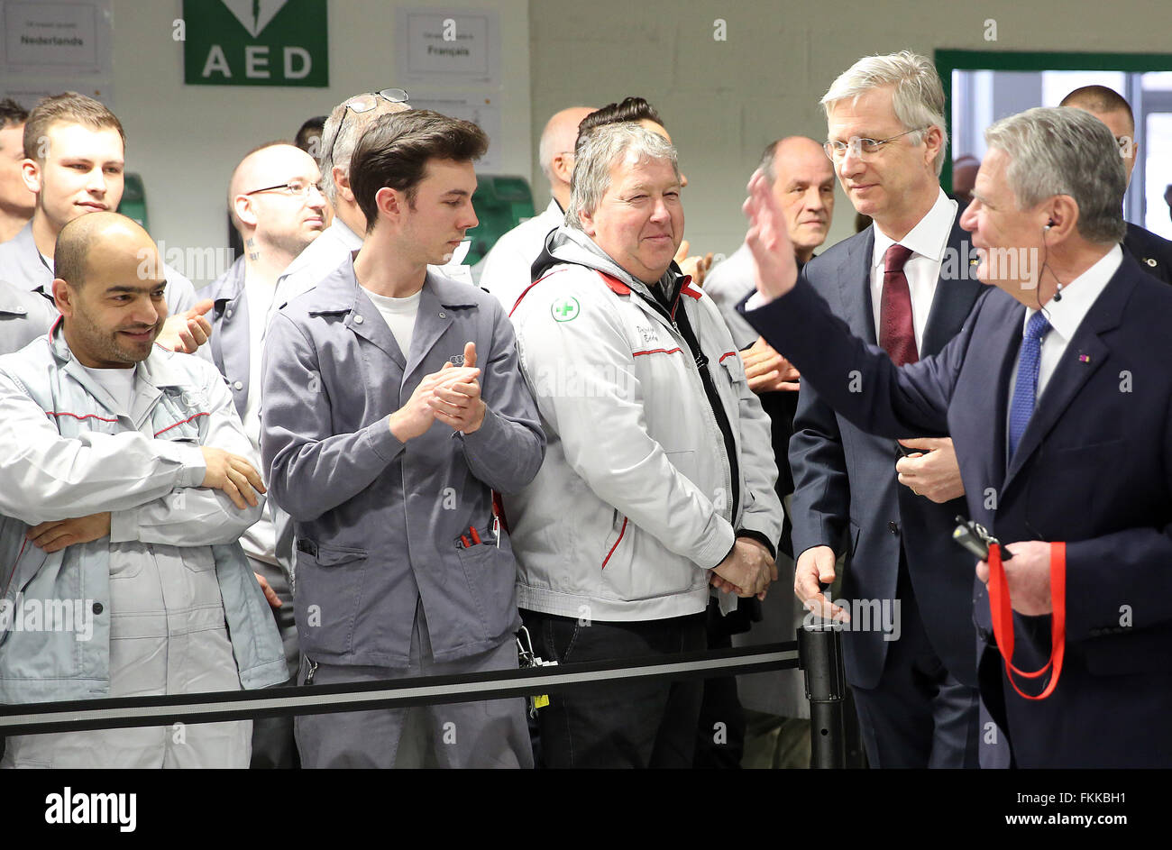 Antwerpen, Belgien. 9. März 2016. 9. März 2016 arbeiten Bundespräsident Joachim Gauck und belgische König Philippe Besuch den Audi in Antwerpen/Belgien. Das deutsche Staatsoberhaupt bleibt für drei Tage bei einem Staatsbesuch in Belgien. Foto: WOLFGANG KUMM/Dpa/Alamy Live News Stockfoto