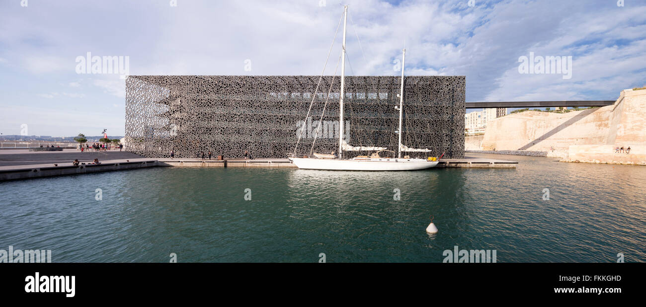 Villa Mediterranee, ein 21. Jahrhundert Gebäudekomplex im Herzen der Stadt von Marseille, designed by Stefano Boeri, Gianandrea Barreca und Giovanni La Vara de Boeri Studio Stockfoto