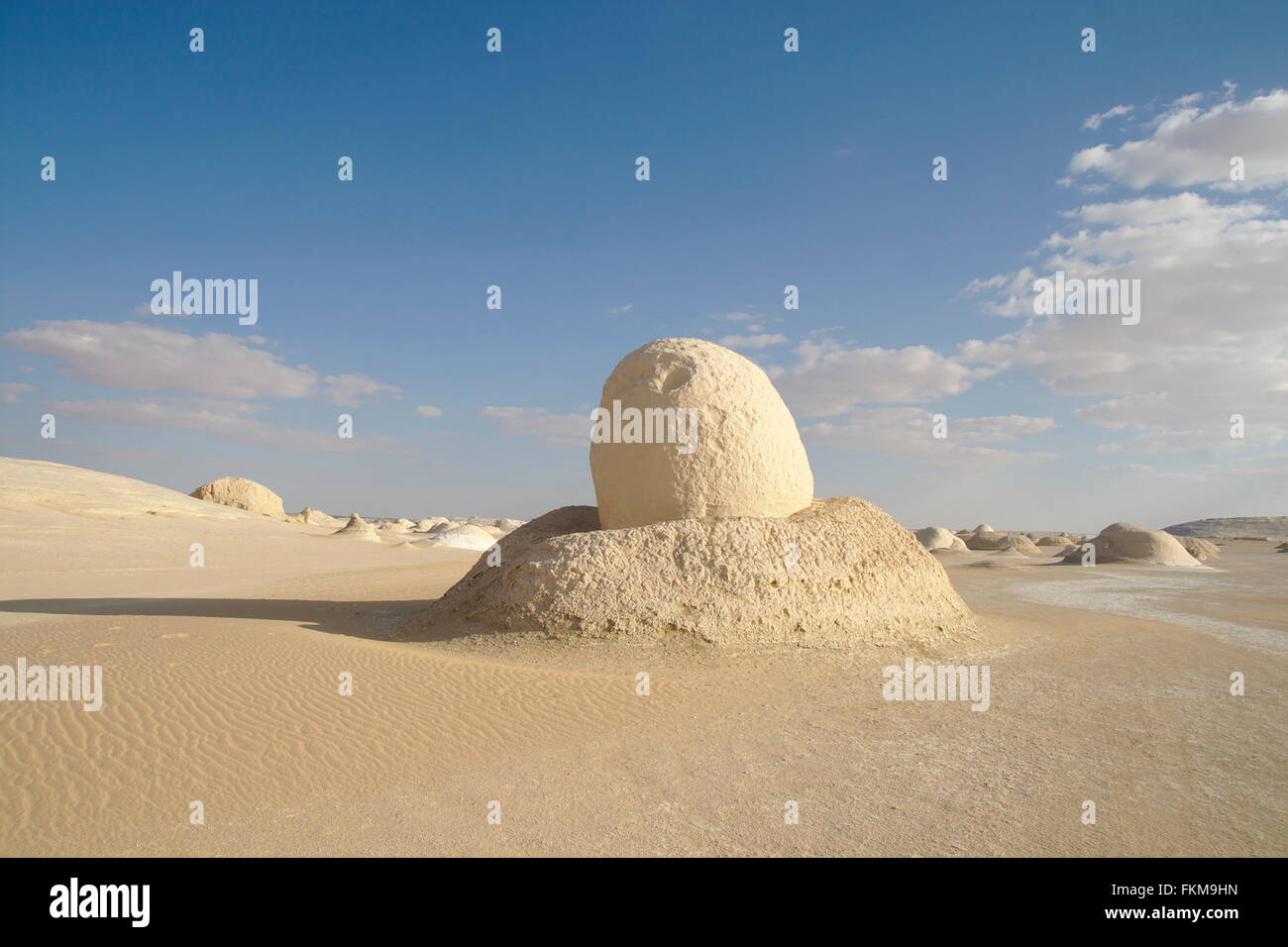 Lingam geformten Felsformation in der weißen Wüste, Ägypten Stockfoto