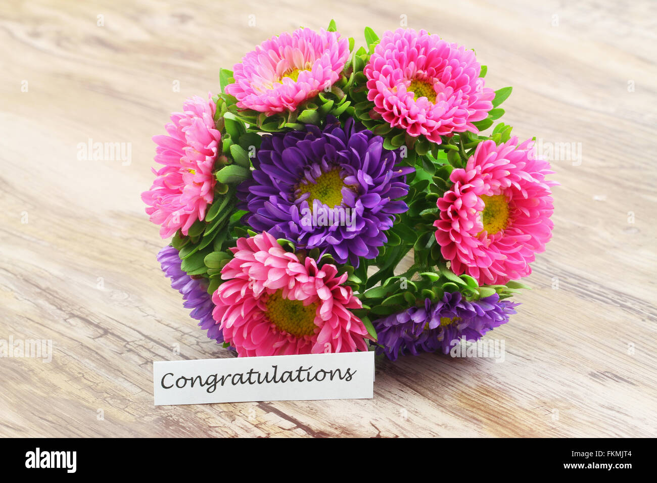 Glückwunschkarte mit bunten Daisy blumeblumenstrauß Stockfoto