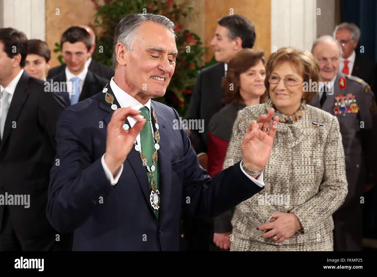 Lissabon, Portugal. 9. März 2016. Ausgehende Staatspräsident Anibal Cavaco Silva nach mit der großen Kette des Order of Liberty im Ajuda Palace in Lissabon, Portugal, am 9. März 2016 verliehen wurde. Bildnachweis: Pedro Fiuza/ZUMA Draht/Alamy Live-Nachrichten Stockfoto