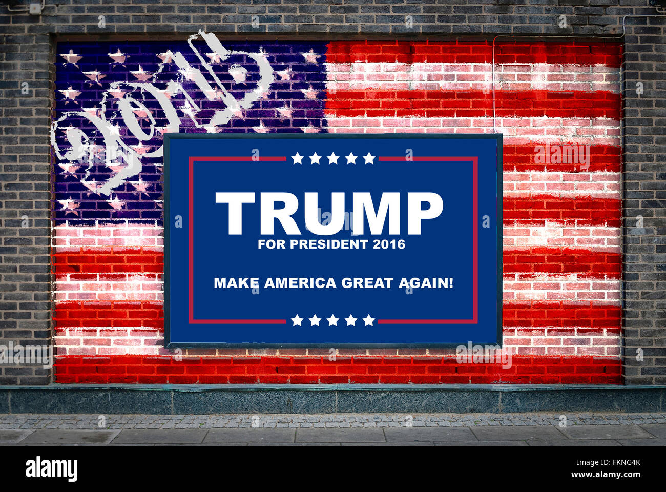 Donald Trumps 2016 Präsidentenkampagne Plakat auf einer Plakatwand mit amerikanischen Flagge bemalt Stockfoto