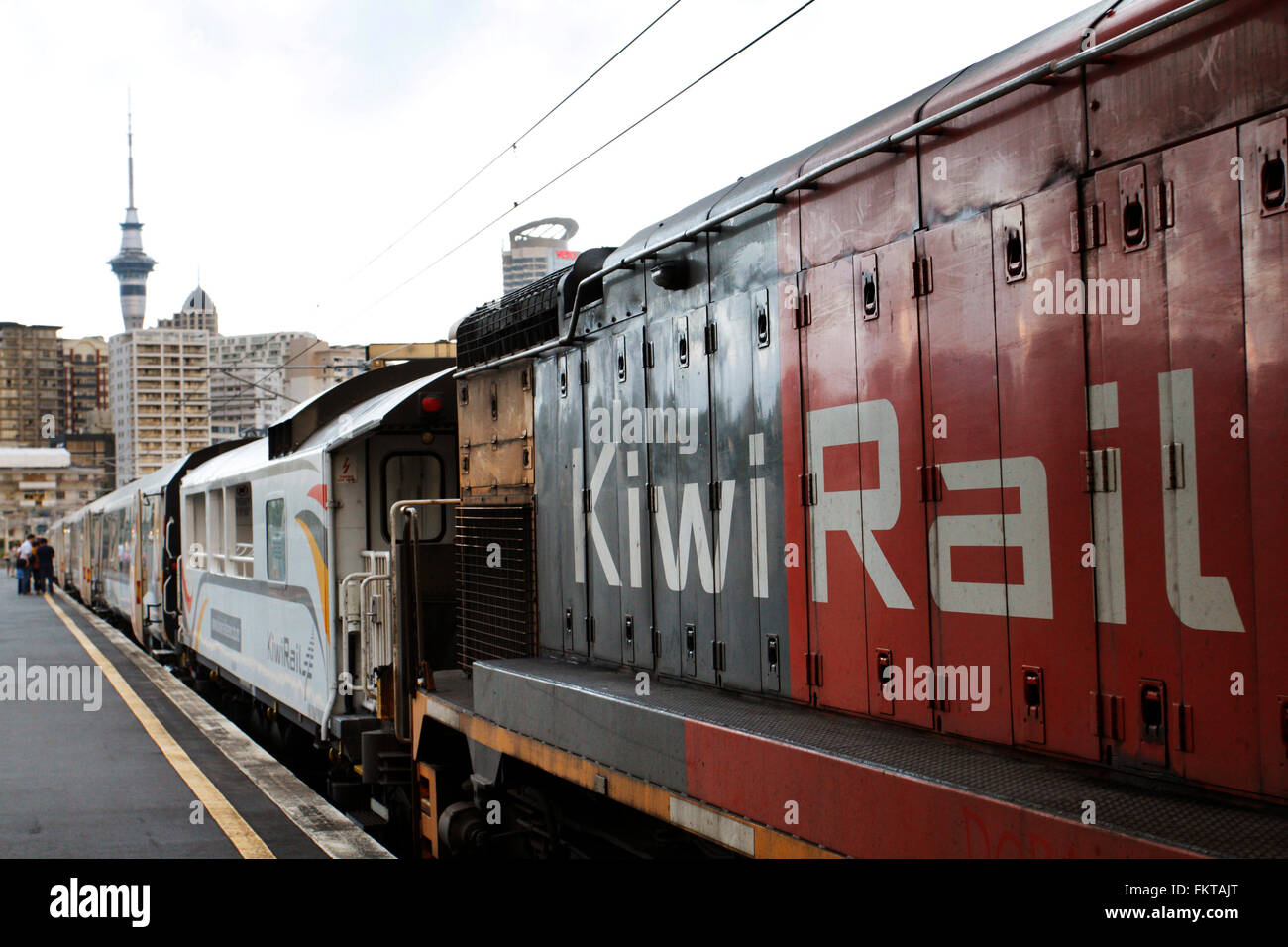 Northern Explorer Zug am Strang Station in Auckland, Neuseeland. Stockfoto