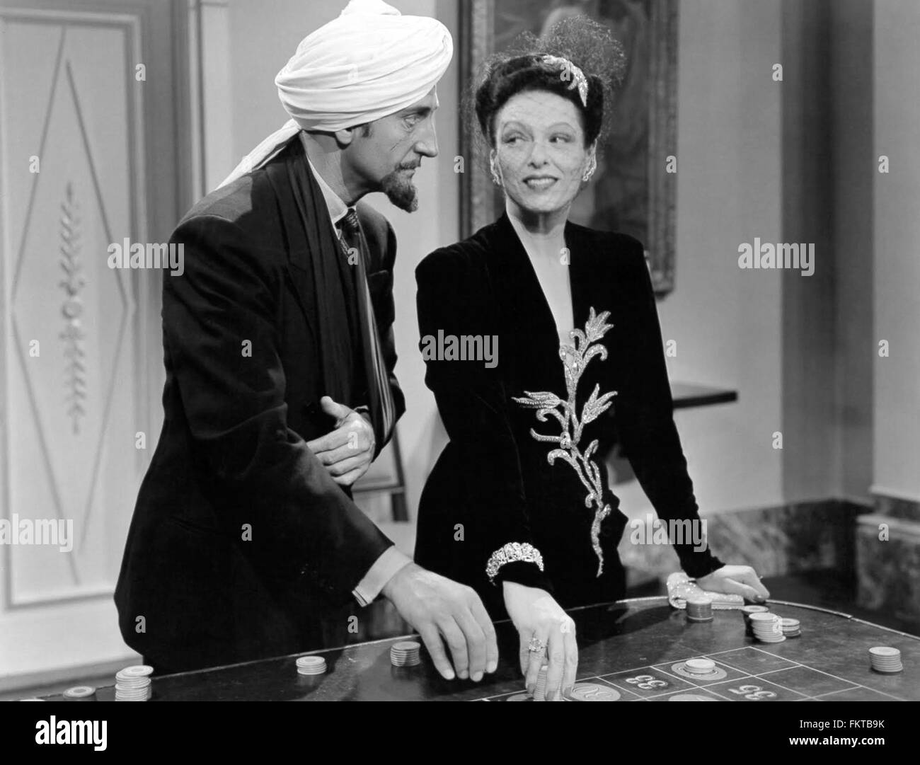 Porträt von Gale Sondergaard in Spinnenfrau der Stockfoto