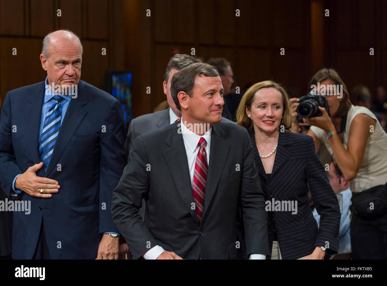 WASHINGTON, DC, USA - US Supreme Court nominierte Richter John G. Roberts Jr. und Frau Jane. Fred Thompson, links. Stockfoto