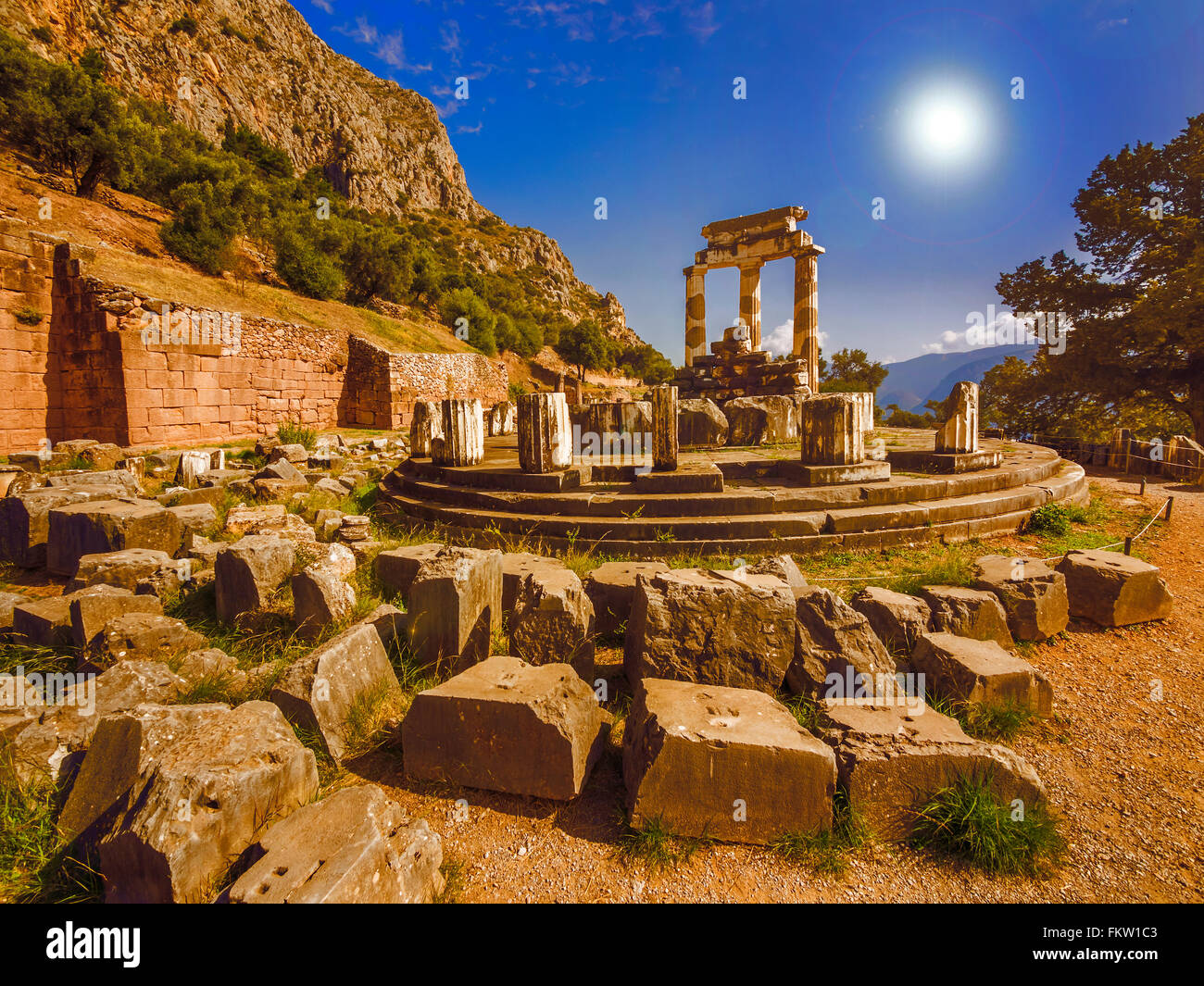 Tholos im Heiligtum der Athena Pronaia, Delphi, Griechenland. Stockfoto