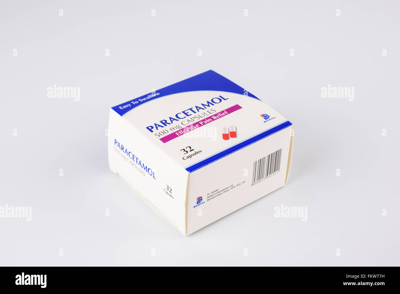 Paket von 500mg Paracetamol-Kapseln vor einem weißen Hintergrund Stockfoto