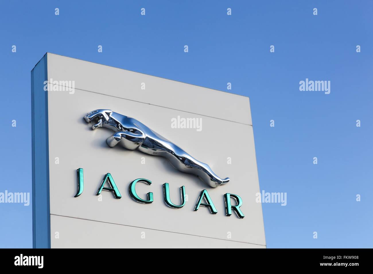 Jaguar-Logo auf einem panel Stockfoto