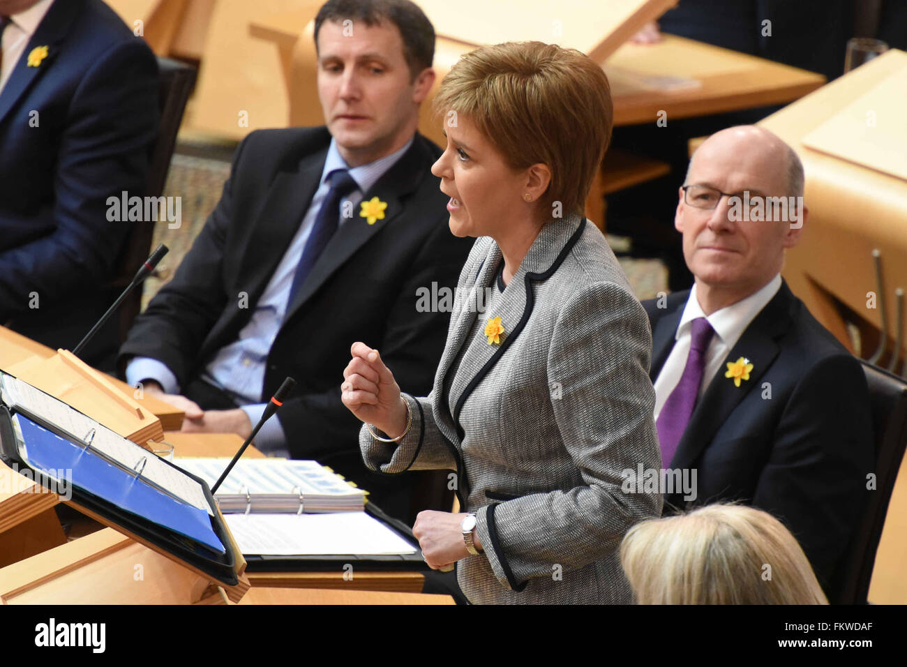 Edinburgh, Schottland, Vereinigtes Königreich, 10, März 2016. Nicola Sturgeon sprechen während der wöchentlichen Sitzung der erste Minister Fragen in das schottische Parlament, Credit: Ken Jack / Alamy Live News Stockfoto