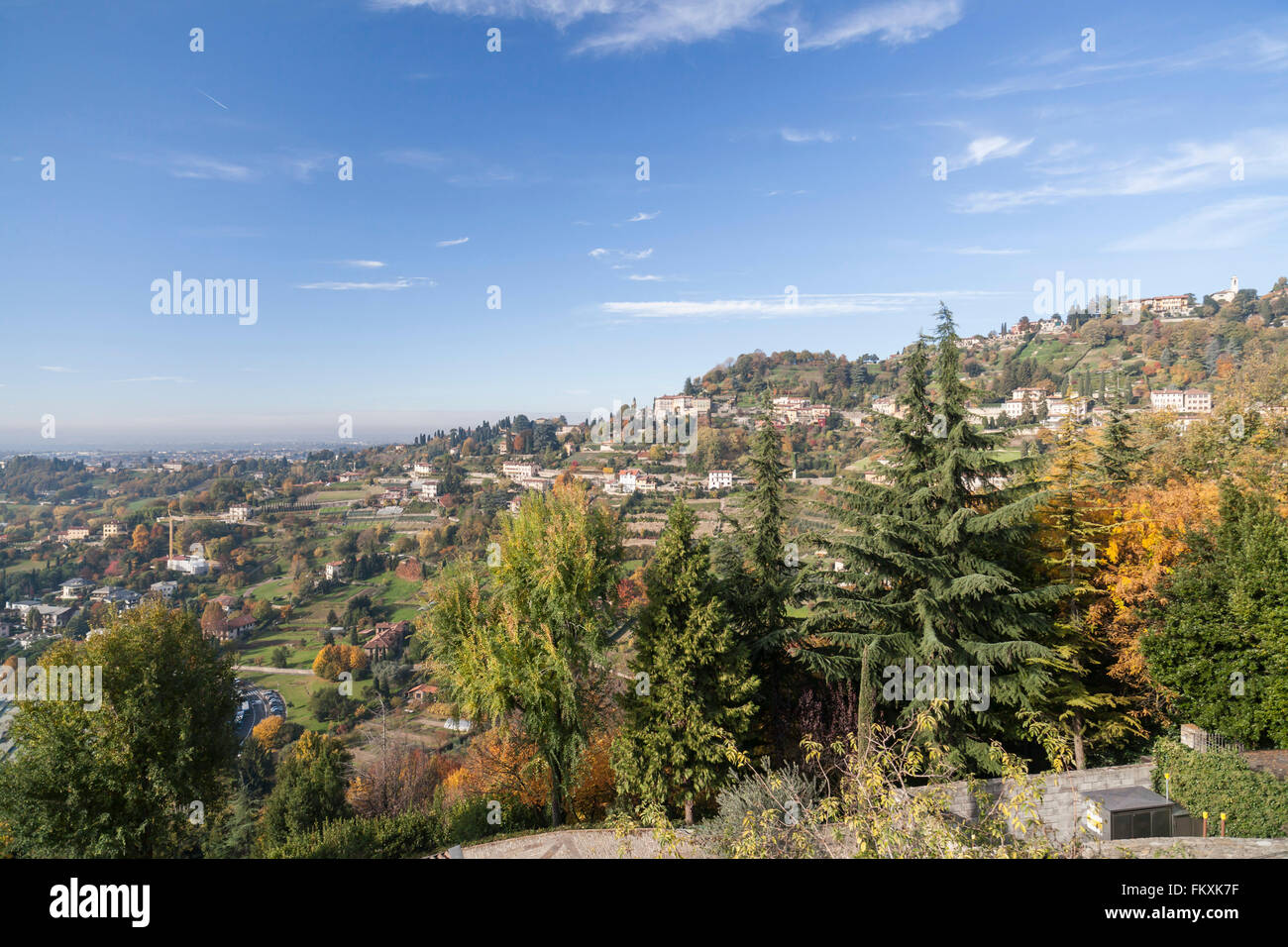 Zeigen Sie rund um die Stadt von der Burg San Vigilio an, Città Alta, Bergamo, Lombardei, Italien. Stockfoto