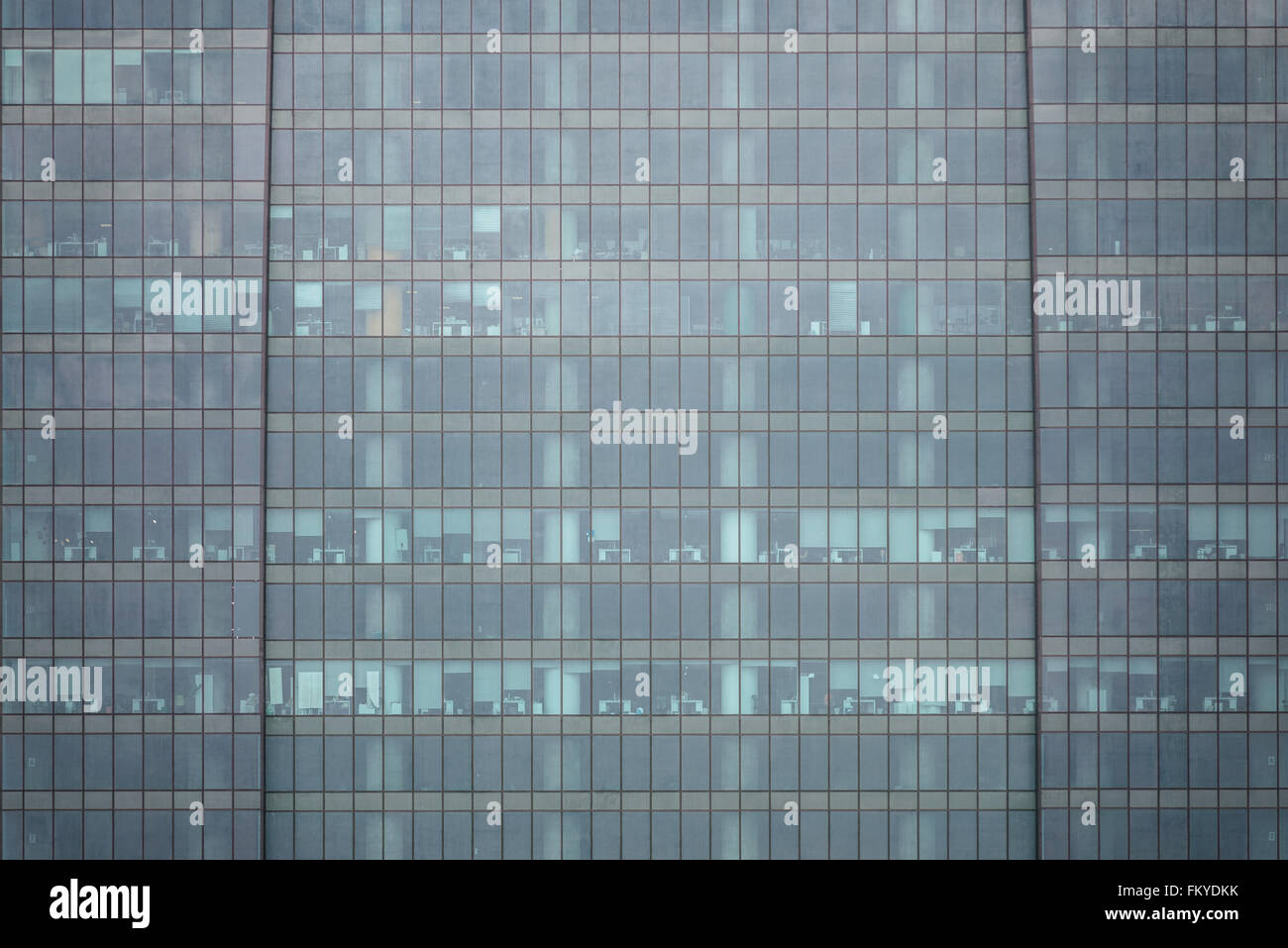 Blick auf leeren Büros von außerhalb Stockfoto