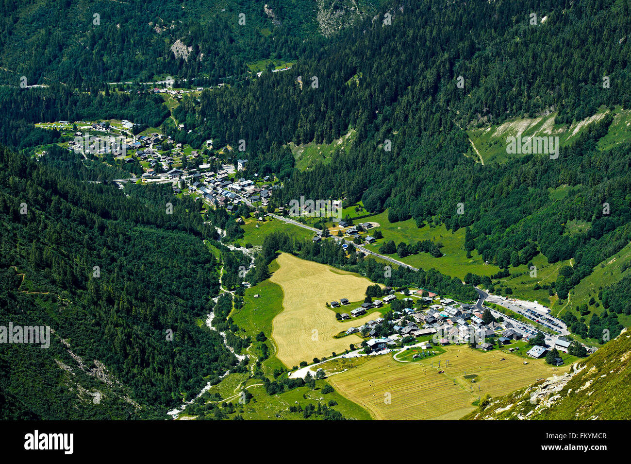 Blick auf die Montroc und Le Tour Dörfer im Chamonix-Tal, Savoyen, Frankreich Stockfoto