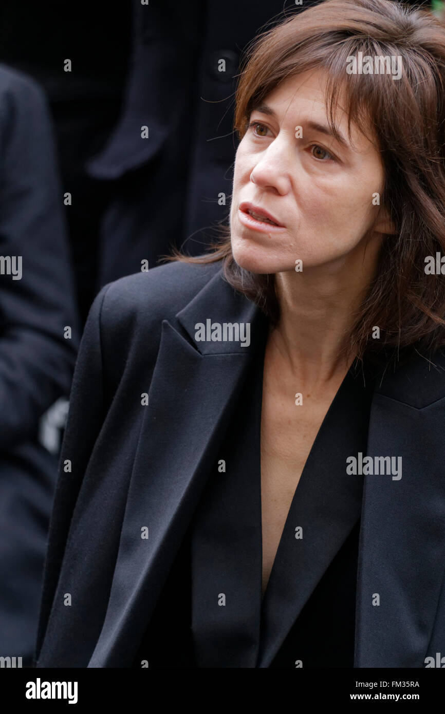 Eine Gedenktafel gewidmet Serge Gainsbourg enthüllt Chaptal Straße in Paris, Frankreich Stockfoto