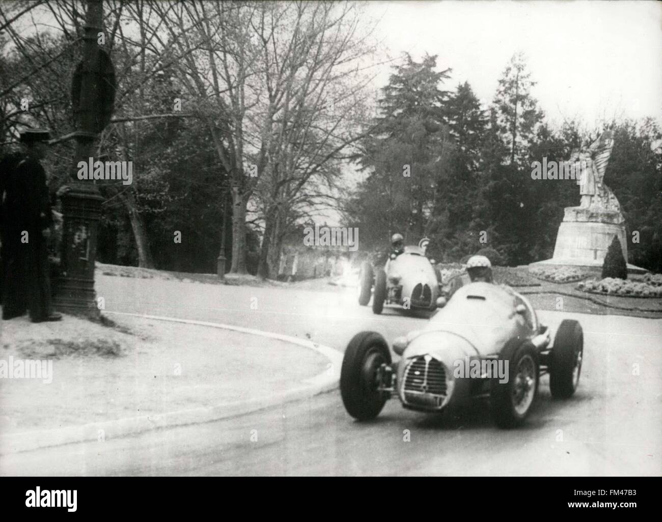 1959 - Ostern Rennen in Pau.: Jean Behra der Gewinner ein Französisch Gordini Passing Bayol fahren. © Keystone Bilder USA/ZUMAPRESS.com/Alamy Live-Nachrichten Stockfoto