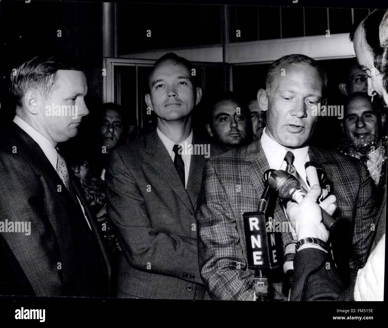 1969 - Raumfahrer Ankunft in Madrid: Madrid - Buzz Aldrin, Collins und Armstrong, der alle drei Männer von Apollo 11, kamen zum Narajas Flughafen in Madrid letzte Nacht, 6. Oktober. Ein Schaufenster stürzt wegen große Krähe, die in Baramas sind, aber niemand wurde verletzt, indem das Glas. © Keystone Bilder USA/ZUMAPRESS.com/Alamy Live-Nachrichten Stockfoto
