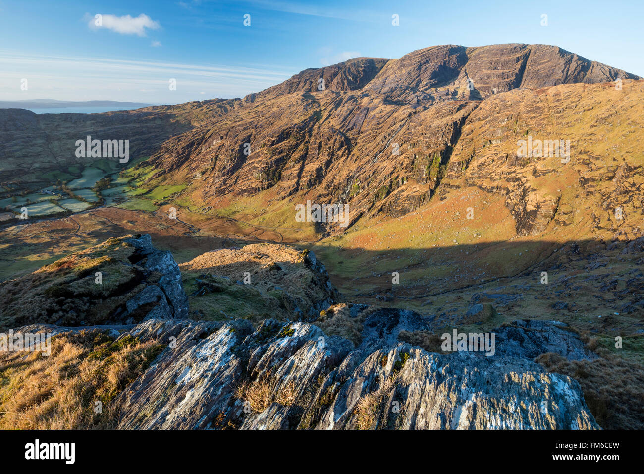 Morgenlicht über Coomgira und Hungry Hill, Beara Halbinsel, County Cork, Irland. Stockfoto