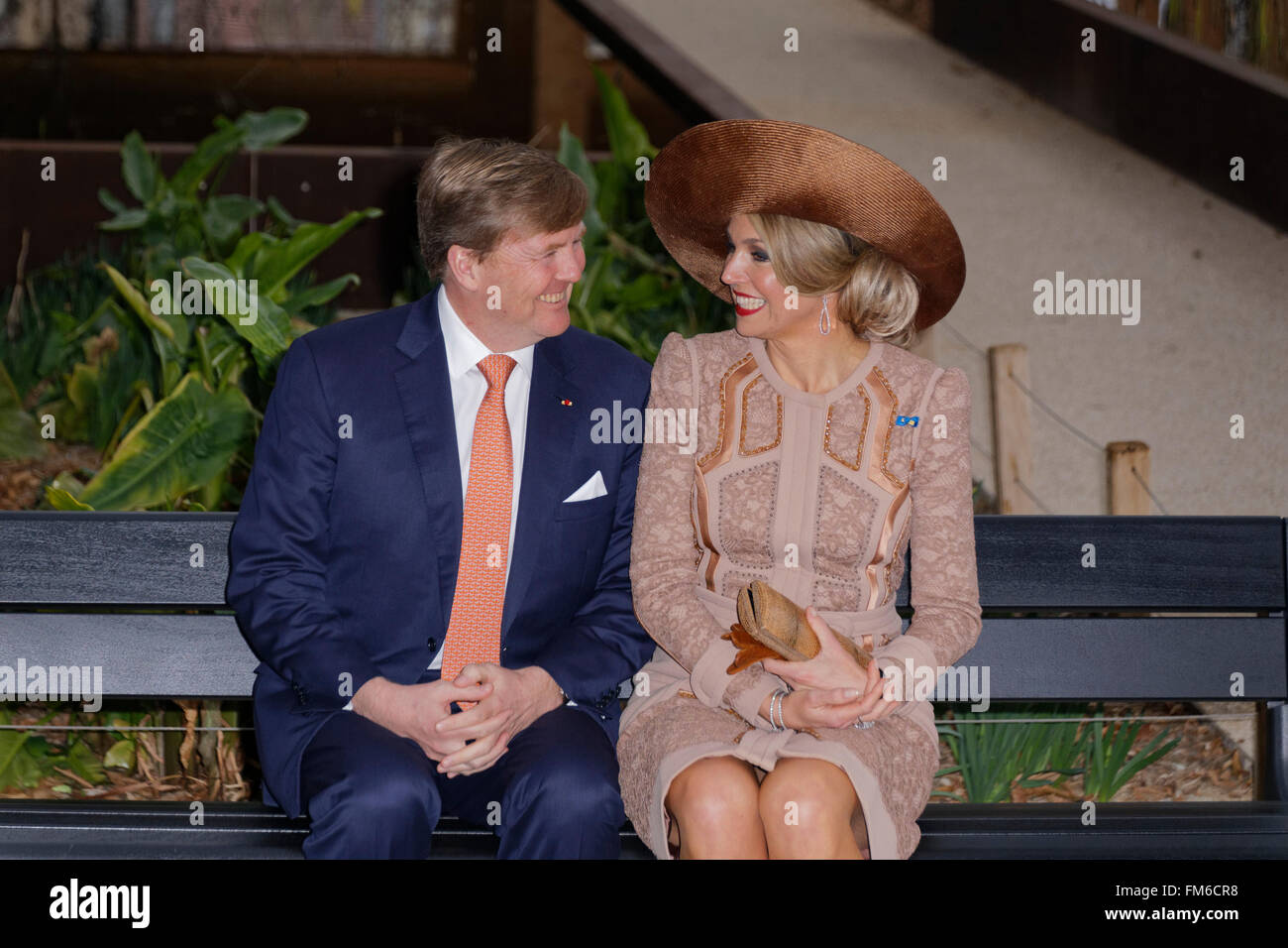König Willem-Alexander und Maxima der Königin der Niederlande an der Halle Pajol in Paris Stockfoto