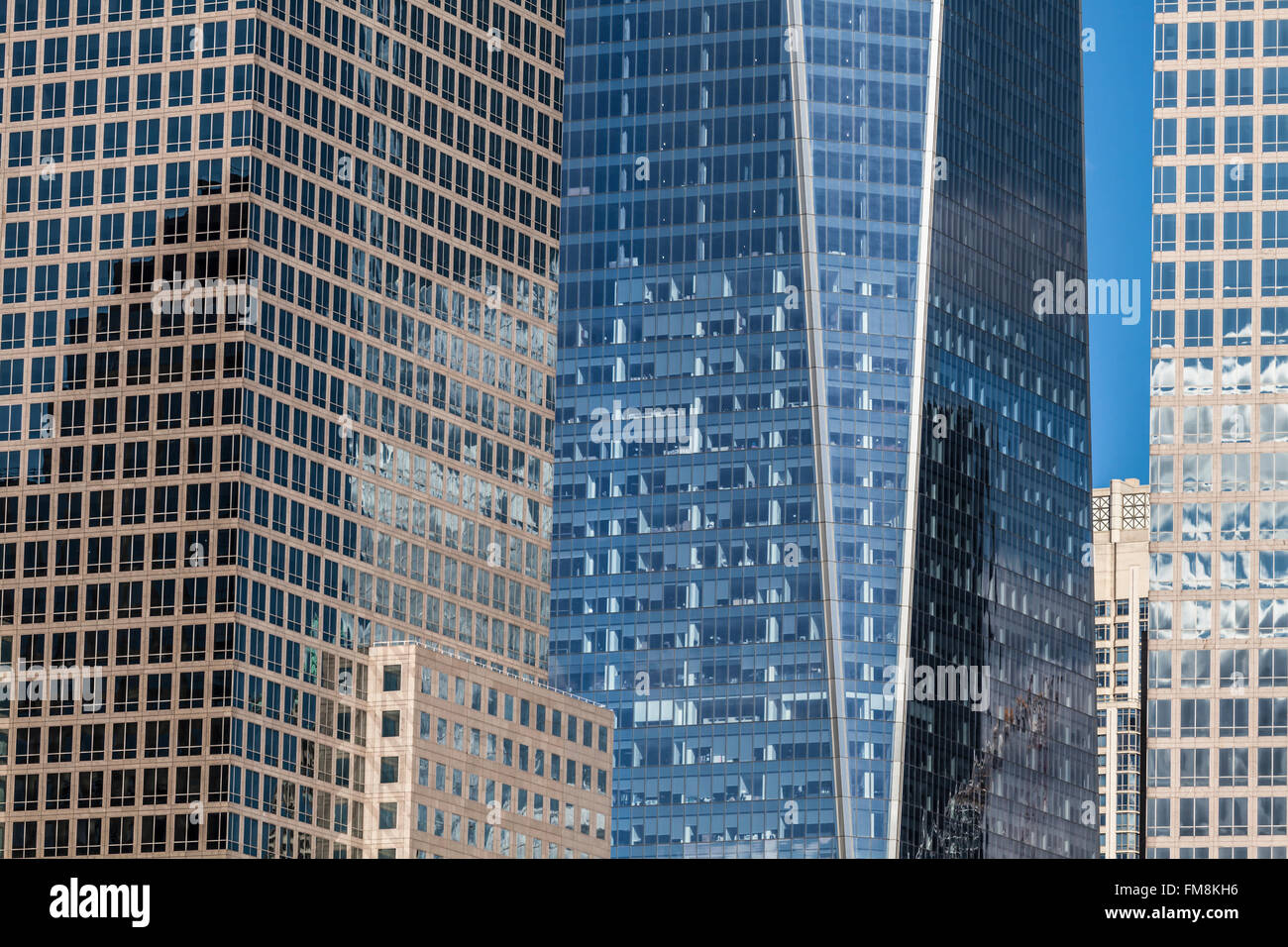 Detail der Bürogebäude und moderne Wolkenkratzer in Manhattan, New York City. Stockfoto