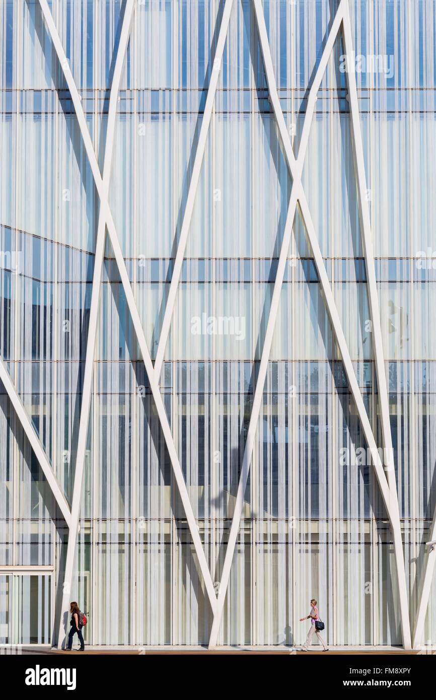 Spanien, Katalonien, Barcelona, Zona Forum, Telefonica-Turm (Torre Diagonal Zero Zero), entworfen von Architekt Enric Massip (EMBA) 2011 Fassade aus Stockfoto