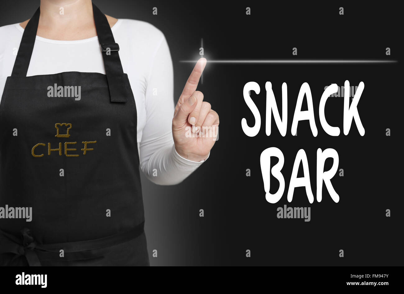 Snack-Bar Touchscreen wird von Küchenchef betrieben. Stockfoto