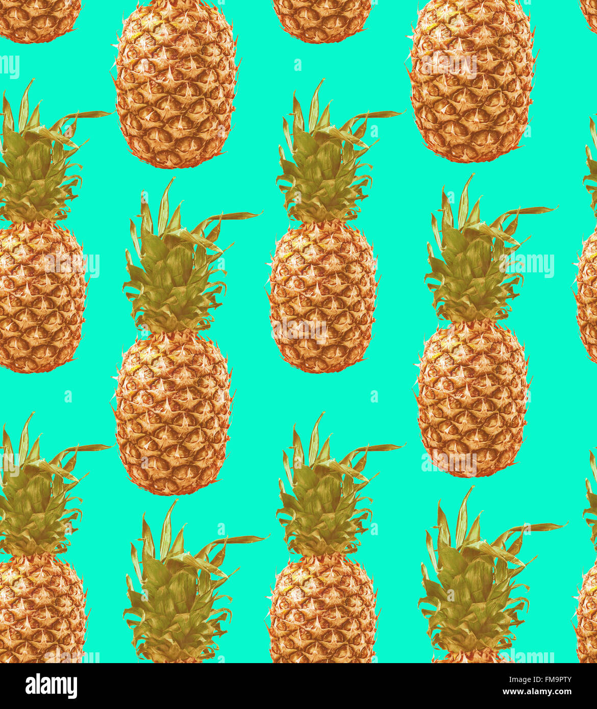 Bunte Musterdesign mit Vintage Ananas. Hipster Konzept Hintergrund ideal für Sommer-Saison entwirft. Stockfoto