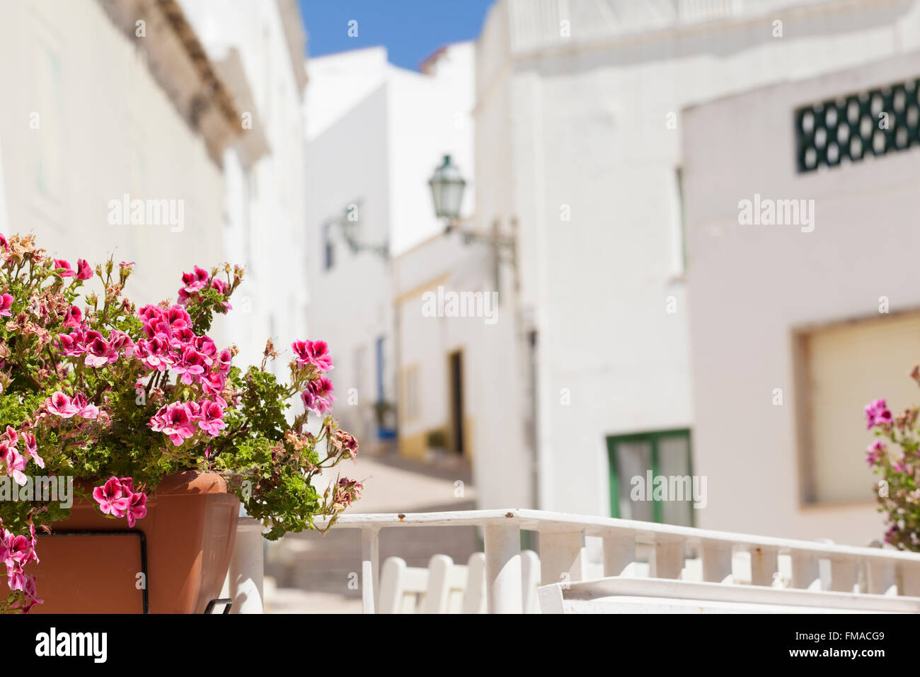 Straße in der Altstadt von Albufeira, Algarve Portugal Stockfoto