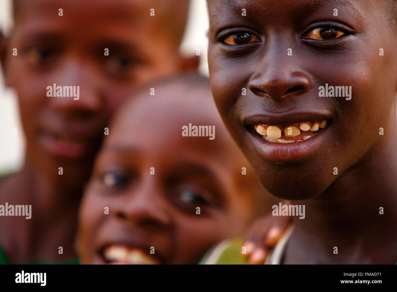 Senegal, Sahel, Ferlo Region, Widou Thiengoly, Gruppe von Kinderlachen Stockfoto
