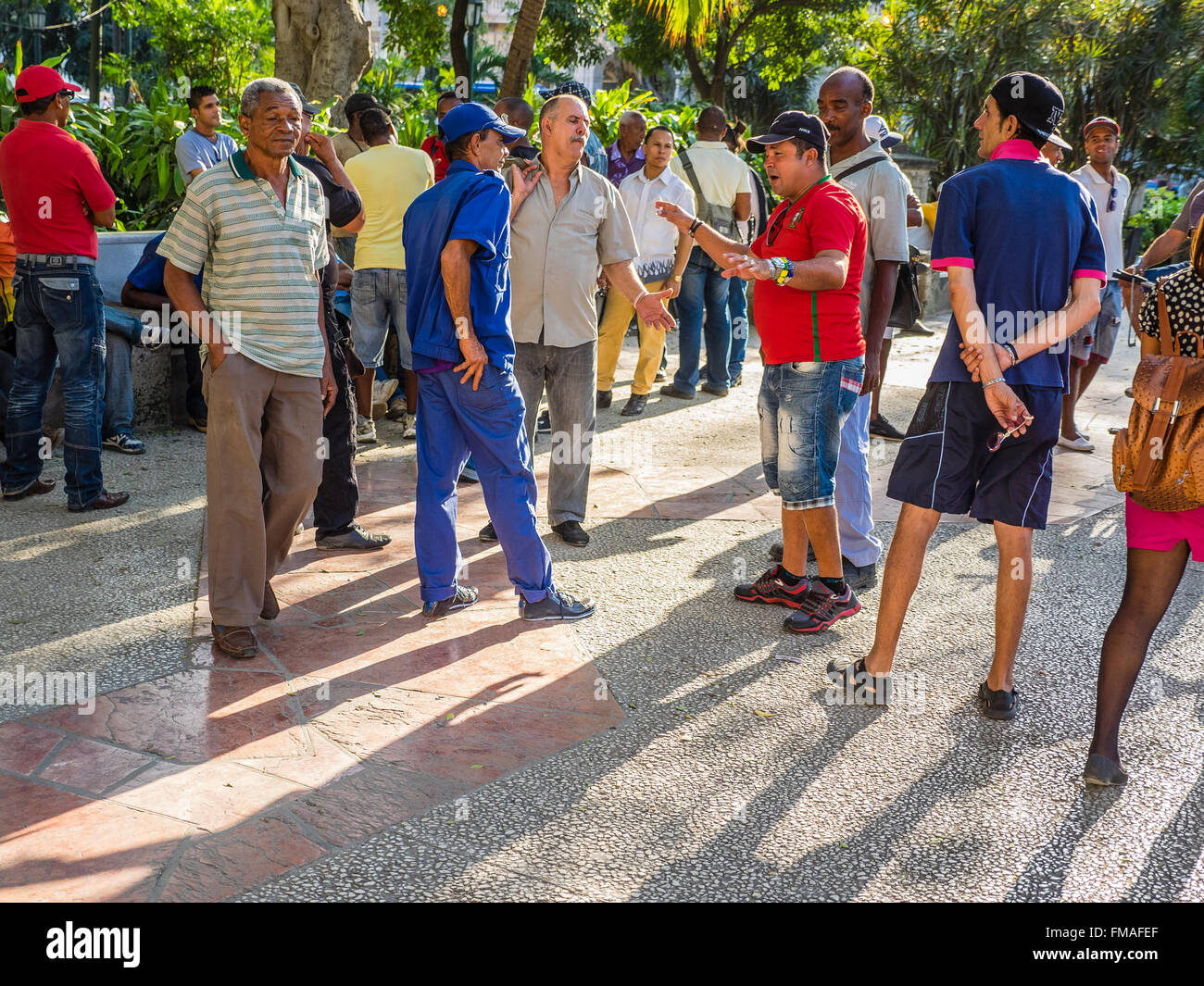 "La Esquina Caliente" heiße Ecke im Parque Central Region von Havanna Baseball-Fans versammeln, um Baseball zu sprechen. Stockfoto