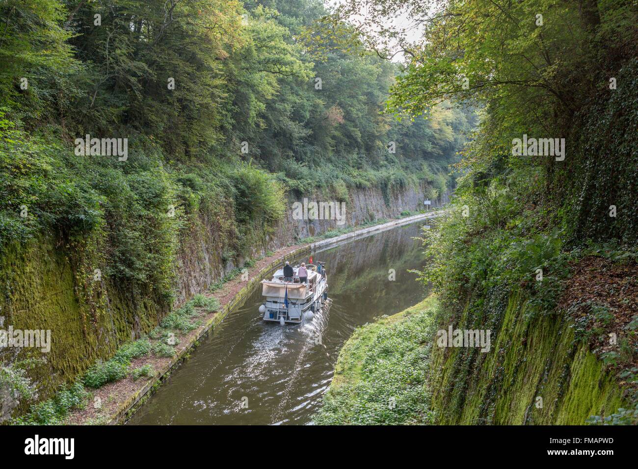 Frankreich, La Colancelle Nièvre, der Canal du Nivernais, tunnel Stockfoto