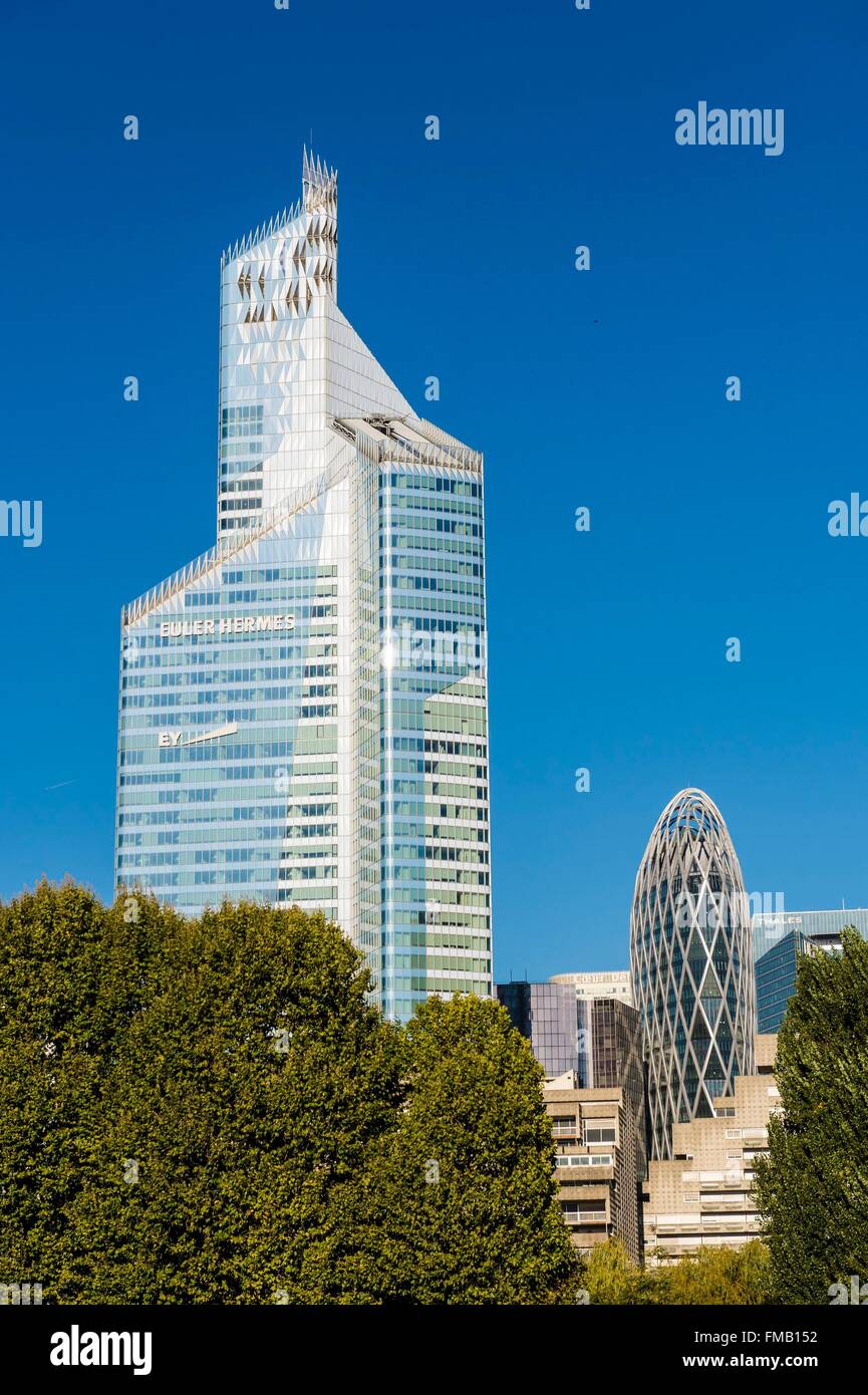 Frankreich, Hauts de Seine, La Défense, Turm zuerst Stockfoto