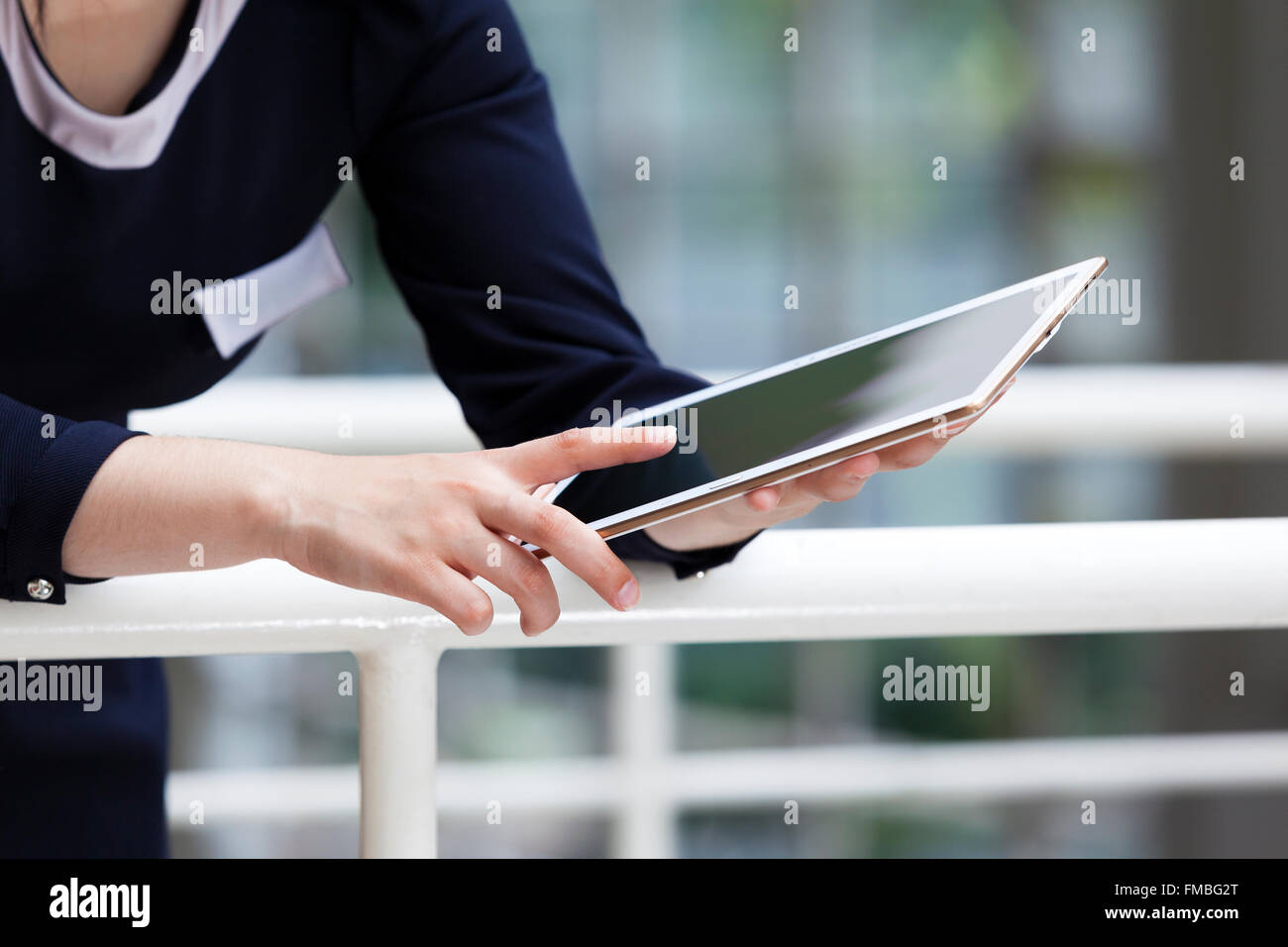 Geschäftsfrau, die Arbeit mit digitalen tablet Stockfoto