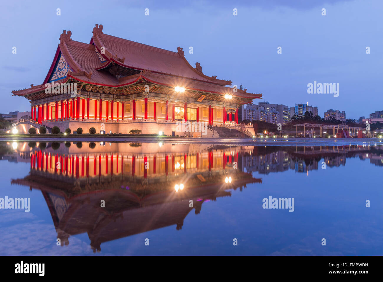 Das Wahrzeichen - National Concert Hall in der Nähe von Chiang Kai-Shek Memorial Hall in Taipeh, Taiwan Stockfoto