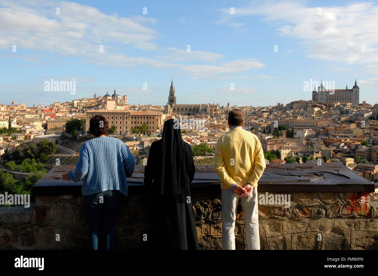 Spanien, Castilla-La Mancha, Provinz Toledo, Toledo, Blick auf den Hügeln der Stadt umgeben von Tajo, Don Quijote-route Stockfoto