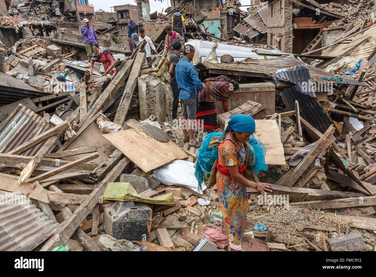 Nepal, Bagmati Zone, Bhaktapur, aufgeführt als Weltkulturerbe der UNESCO, 25. April 2015 Erdbeben, Nepali, Speichern von waren aus der Stockfoto