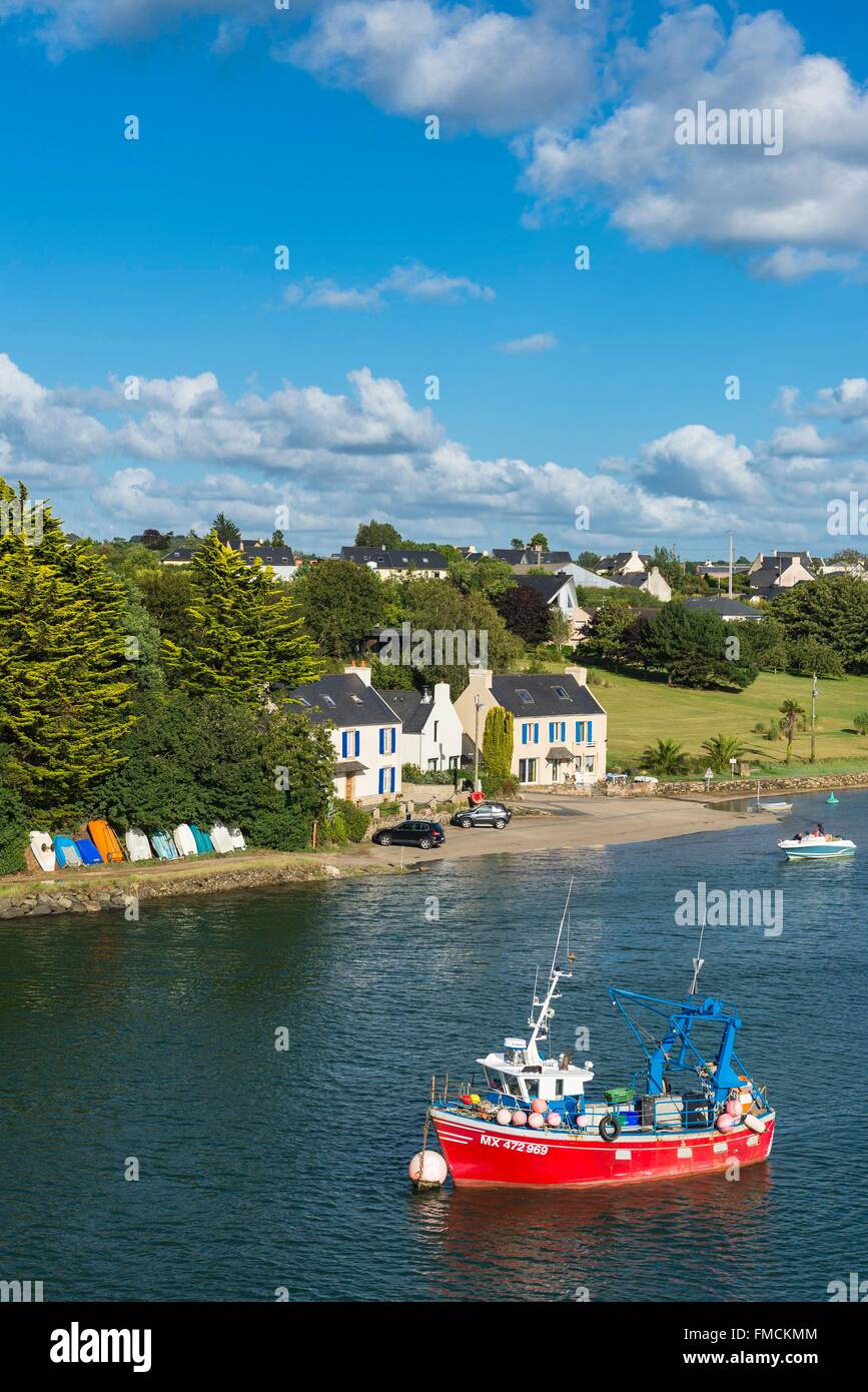 Frankreich, Finistere, Leon Country, den kleinen Hafen von Henvic an den Ufern des Penze Fluss, eine kleine Küstenstadt Stockfoto